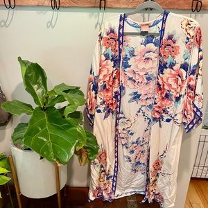 Flying Tomato | Pink Floral Kimono